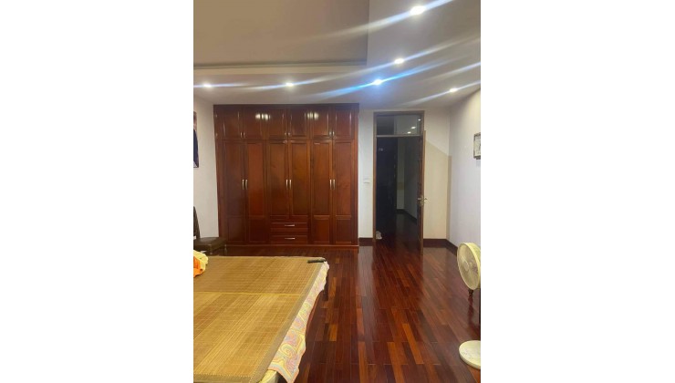 Biệt Thự Nhà Vườn! Chỉ 17.5tỷx205m2, Bán Nhà Võ Chí Công, Tây Hồ, ĐT:0977690119 (Gọi 24/7).